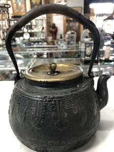 鉄瓶 龍文堂造 銅蓋 日本 急須 煎茶道具 茶道具 骨董 高さ25cm直径18cm重量2.25kg 重厚感 在銘