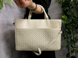 超美品●BOTTEGA VENETA ボッテガ ヴェネタ●イントレチャート●カーフ レザー 本革●2way トート ハンド バッグ●アイボリー●B5●Js46421