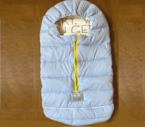 ベビーコクーン stockform 水色 寝袋 赤ちゃん 乳児 ２段階（70～80cm）bee Baby Cocoon おくるみ ベビー用品 ブルー 冬 防寒【80】