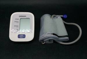 〇 オムロン 上腕式血圧計 HEM-7120 /OMRON /血圧計 /高血圧 /健康管理 /健康維持 /成人病予防