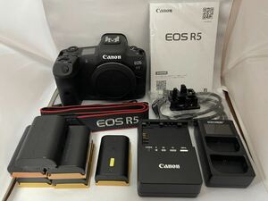 Canon EOS R5 ボディ　美品　4000ショットぐらい　充電池多数付属
