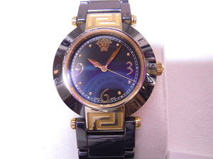ヴェルサーチ・セラミック・ブラック＆ゴールドの腕時計・稼働品・美品