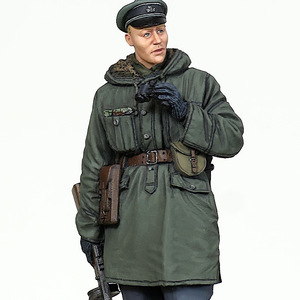 [202] 完成品 1/35 フィギュア WW2 ドイツ軍 ドイツ兵士 武装親衛隊 PPSh-41装備の指揮官 ハリコフ 1943 Painted and Built Figure 50mm