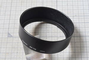 ＃724　MFの時代 CANON 純正フード（専用品）　BW-72B　NFD 35-105/3.5 　50-135/3.5　旧品、内側は起毛になっています