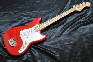 Squier Bronco Bass Red ショートスケールベース