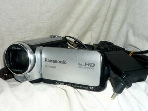 パナソニック フルHDデジタルビデオカメラ HC-V100M (光学34倍、8GB内臓メモリー)バッテリー、ACアダプタ付・動作品
