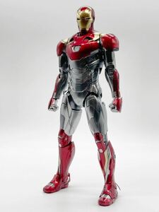 【訳あり・現状品】 ムービー・マスターピース DIECAST ホームカミング 1/6 アイアンマン マーク47 ホットトイズ アクションフィギュア