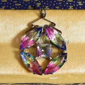 アンティーク 大粒 虹色 アイリスガラス5石の贅沢なペンダントトップ/チャーム 本物保証 アールデコ