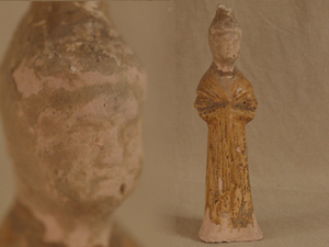 貴重 唐時代 黄釉女俑23ｃｍ 唐三彩 侍女 陶俑洛陽 シルクロード 中国古美術 古玩