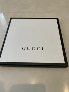 プレゼントに最適！！GUCCI ケース　リボンセット（Tシャツが入っていました） ※中身は入っておりません。 ※紙袋は無しです