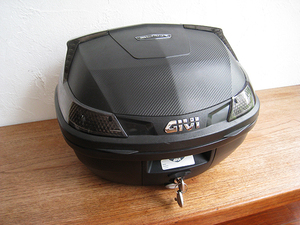 GIVI ジビ トップケース モノロックケースB47NTMLベース付 47L TECH未塗装ブラック 中古