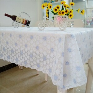 テーブルクロス 淡い小花柄 レース風 なみ縁取り PVC製 防水防油加工 ブルー系 (長方形A 135×180cm)