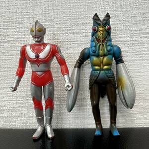 #775A ウルトラマン/バルタン星人 ソフビ人形 フィギュア 特撮テレビグッズ 16～18㎝ 現状品 昭和懐かし ヒーロー/怪獣 本体のみ バンダイ