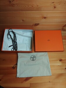 HERMES　空き箱　化粧箱　BOX 約28.5×35×11cm　緩衝材　取り扱い説明書リボン　布製袋付属