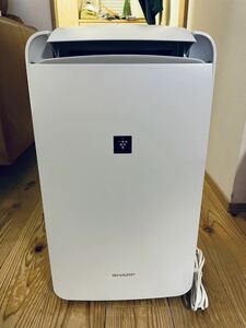 中古美品 2022年製 SHARP シャープ 除湿機 CM-P100-W 冷風・衣類乾燥除湿機 プラズマクラスター コンプレッサー方式 