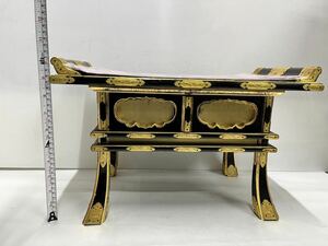 「経机 金具打 木製 漆塗 純金箔仕上 幅約48.5cm 金具に青サビ有」仏教美術 仏具 前机 黒面金 供物台 黒塗 若葉机 経卓 伝統工芸 