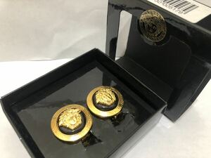 ★美品　VERSACE ヴェルサーチ　ヴェルサーチェ　イヤリング メデューサ　ブラック×ゴールドカラー