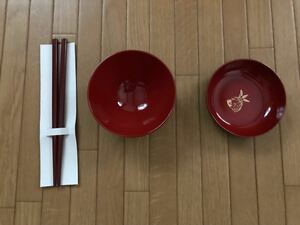 ☆合成漆器☆新品☆小お椀 皿 箸 セット☆お椀サイズ 直径 9 高さ 5☆皿 直径 8.5 高さ 2.5 箸 17 センチ☆