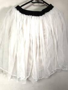 me jane ミージェーン バレエ チュチュ風 チュールスカートです コムデギャルソン風のフレアスカートシルエットがオシャレです