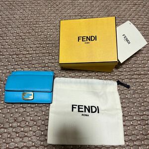 FENDIミニ財布レザーウォレットカード入れ3枚お札入れ小銭入れFロゴのプニプニが可愛い鮮やかな水色フェンディ