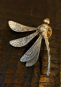 ピンブローチ　蜻蛉