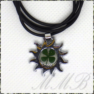 [PENDANT NECKLACE] Real Four Leaf Clover 四葉のクローバー 夜光 SUN 太陽 シルエット ペンダント ネックレス