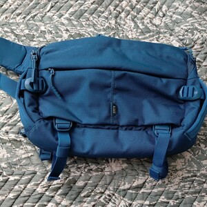 5.11 TACTICAL スリングバッグ「LV8(カラーBLUE BLOOD)」