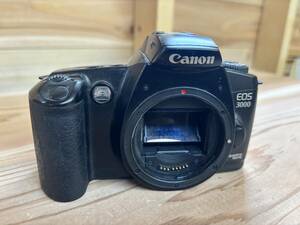 CANON EOS 3000