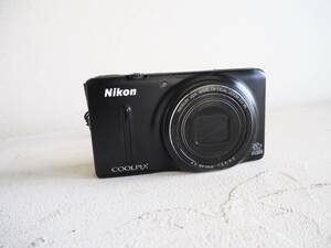 【OAN】Nikon COOLPIX S9500 ニコン コンパクトデジタルカメラ 中古品 クールピクス コンデジ 動作未確認 ジャンク品扱い 充電器付き