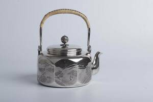 純銀保証 中川浄益造 八面取湯沸 山水図彫 捻花摘 銀瓶 時代物 古美術品 煎茶道具 