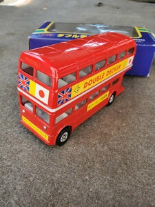ダイヤペット　ロンドンバス ミニカー　サクラ　二階建てバス