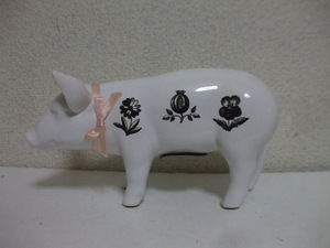 フランフラン　Francfranc　豚の貯金箱　ブタ　白　全長21㎝くらい　陶器　置き物　置物　飾り　