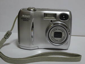 Nikon COOLPIX 3200