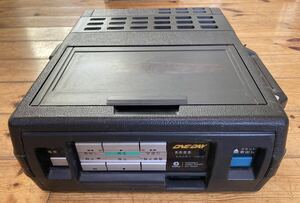 VHSビデオデッキ　持ち運びタイプ。クラリオンMODEL ZV-1500A 通電確認済。