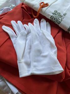 有名神社支給、巫女装束白手袋ナイロン製Mサイズ前後、バスガイドアルバイトで使用整理品