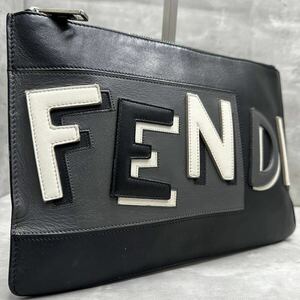 1円■近代モデル■ FENDI フェンディ メンズ クラッチバッグ セカンドバッグ ボディ ズッカ 大容量 バイカラー マルチ 白 黒 レディース 革