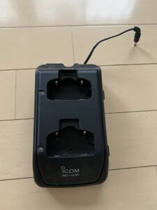 ★激安発送★中古品★B★作動品★ICOM BC-200 充電器★現状品