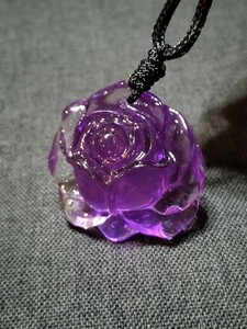 アンバー　紫　花　薔薇　バラー　彫刻　ネックレス　一点物