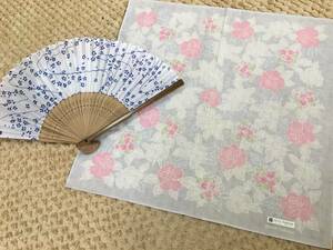 流水に桜花模様 布製扇子(幅約37丈21cm)&ピェールバルマン花柄綿100%ハンカチ(約40cm角) 未使用