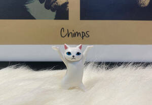猫　置物　飾り　アクセサリーやAirpodsの収納　白猫【001】