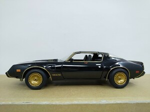 ■ GREENLIGHTグリーンライト 1/24 1980 PONTIAC TRANS AM ブラック ポンティアックトランザム モデルミニカー