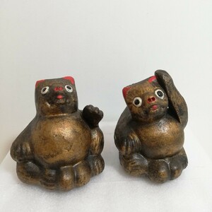 信楽焼 狸 化け狸 土人形 高さ5.5cm～6cm 2体セット [陶器 陶人形 日本人形 郷土玩具 置物 たぬき 座像 手招き 聞かざる 日本美術 骨董 ]