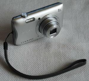 コンデジ　Nikon COOLPIX S3700