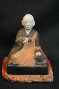 和骨董　アンティーク　弘法大師　僧侶　陶器製　像　130x95x70ミリ　善通寺瞬目大師尊影