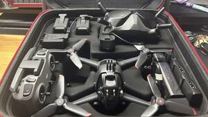 DJI FPV コンボ BEYOND済 ペラ付きで収納できるバック+元箱付他、Goproマウント、ペラガード他オプション多数付