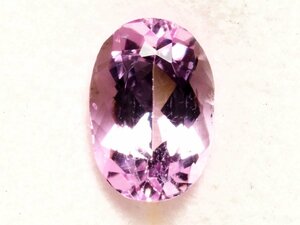 天然インペリアルトパーズ（ピンク）ルース 0.969 ct、ソーティング付き、ケース入り