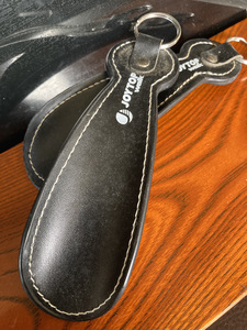 【JOYTOPwalk 携帯靴べらセット】キーホルダー　leather shoehorn 2個　DESCENTE【23/02 TY-1E】