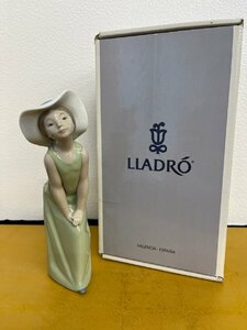 s 美品 Lladro リヤドロ 鏡の前で（若草色）05009 磁器人形 置物 飾物 フィギュリン