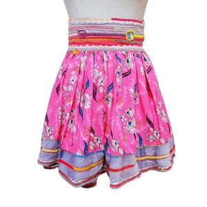Y638 インド製 ラップ ミニスカート 巻きスカート コットン100% 花柄 ピンク系 フレア フリーサイズ エスニック かわいい 衣装 派手