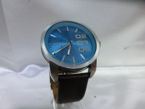 Diesel ディーゼル DZ-1512 リストウォッチ レザーベルトに切れ目あり シルバー×ブルー文字盤 メンズ 腕時計